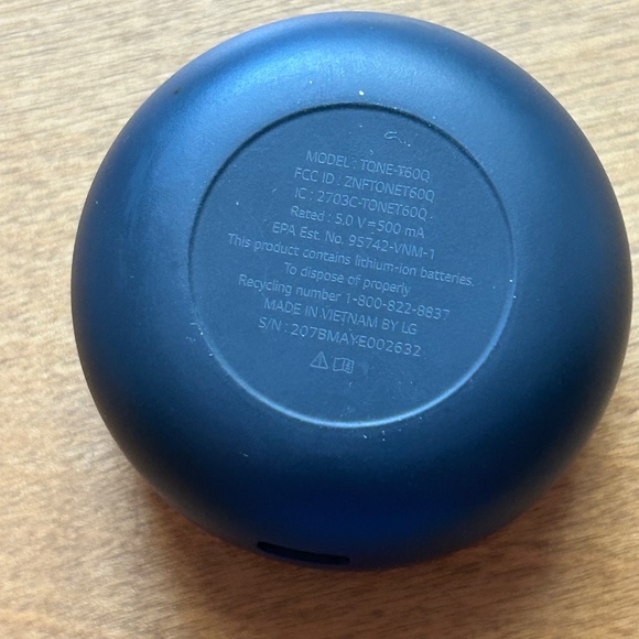 LG Tone Free Noise Cancellation Wireless Earbuds - Picture 8 of 12